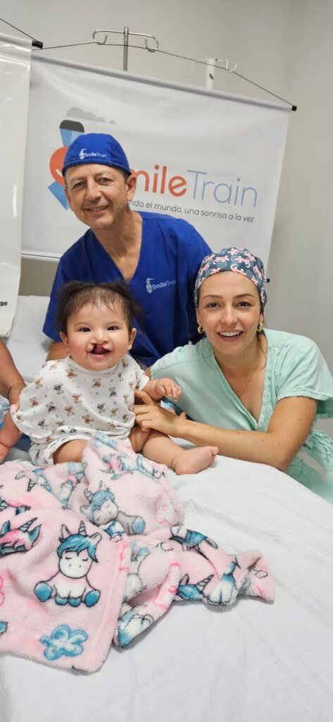 "Cambiando Vidas, Una Sonrisa a la Vez" (Colombia)