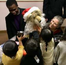 "Sandy Claws" the Lion Visits at Christmas