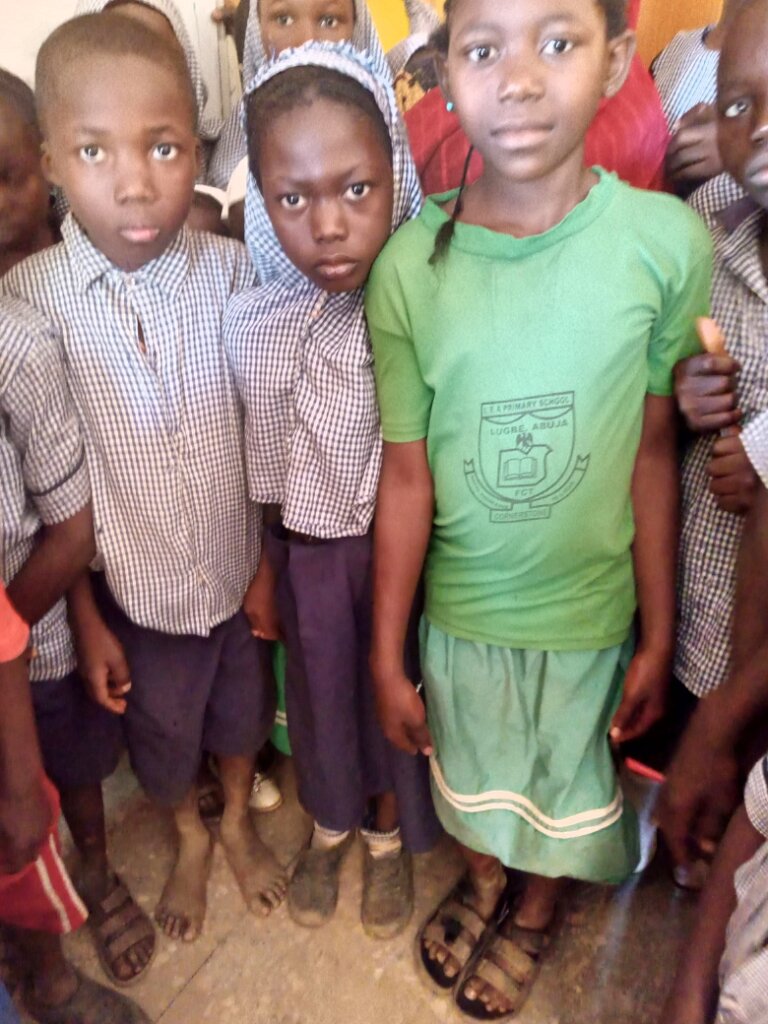 HELP NIGERIA GIRLS : FREE EDUCATION & CLEAN WATER