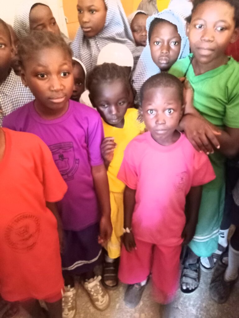 HELP NIGERIA GIRLS : FREE EDUCATION & CLEAN WATER