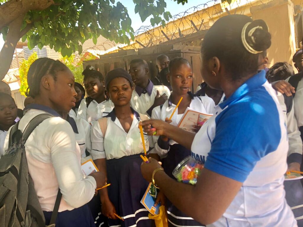 HELP NIGERIA GIRLS : FREE EDUCATION & CLEAN WATER