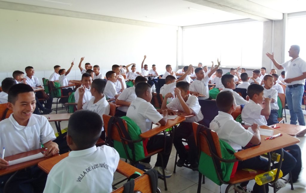 Educate 1,800 impoverished children in Honduras