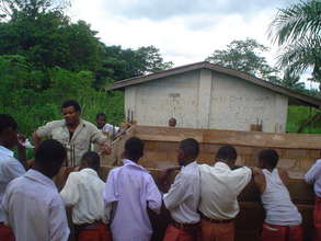 Students learns fish keeping