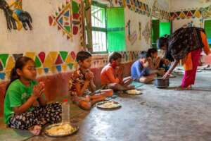 Students with mid-day meals