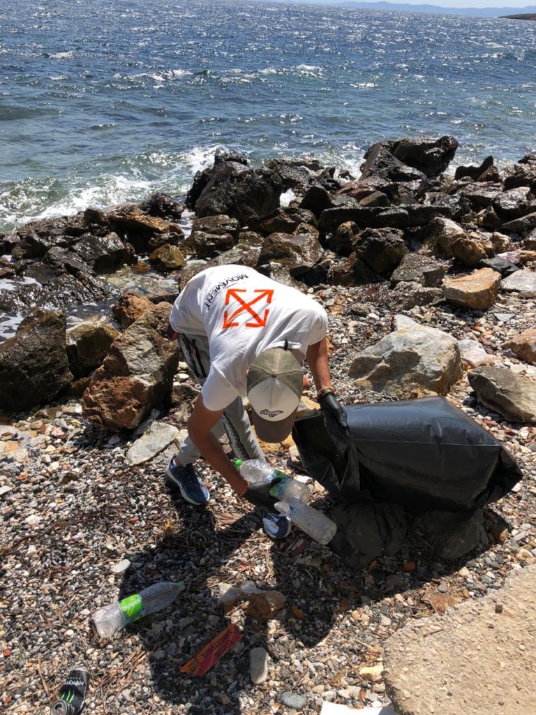 Clearing 1750 tons of waste in Greek refugee camps