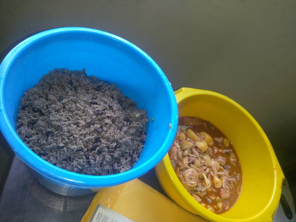 Provide daily meal to 300 school children in Haiti