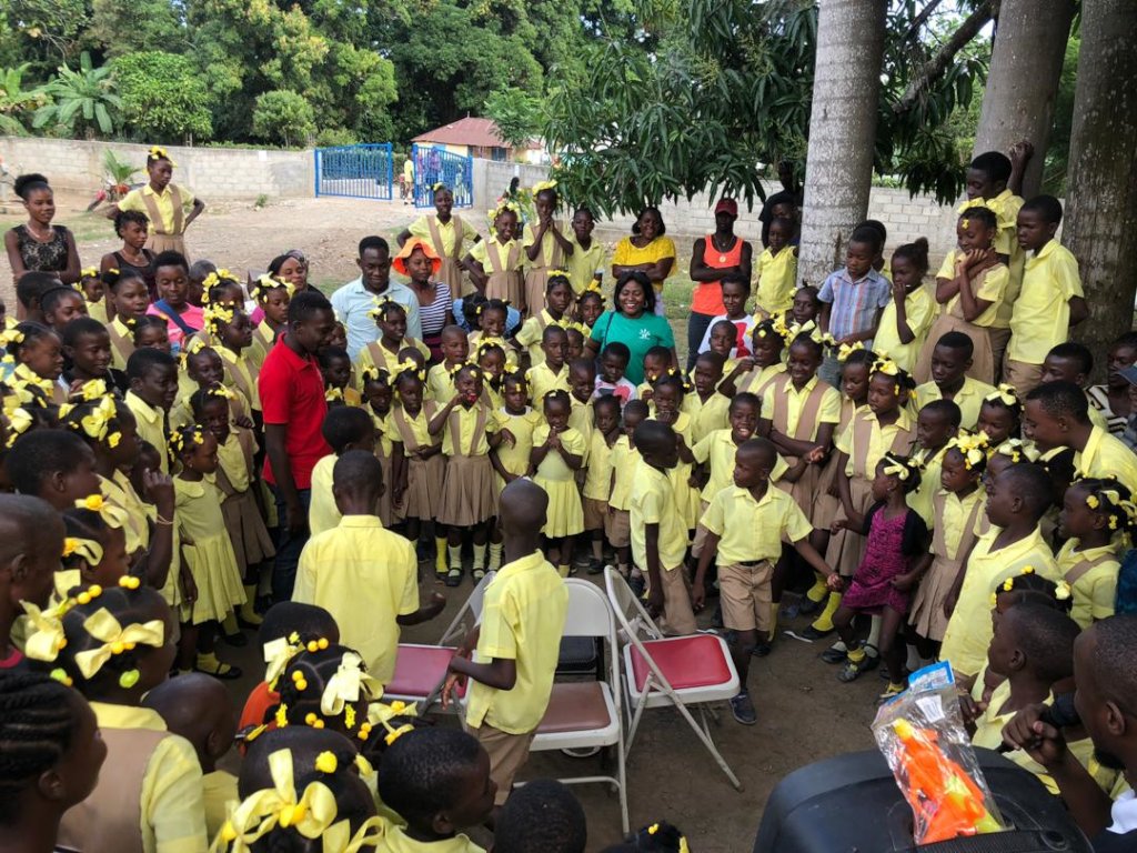 Provide daily meal to 300 school children in Haiti