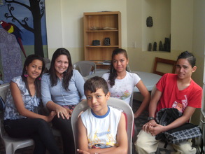 Local youth receive multi-media class