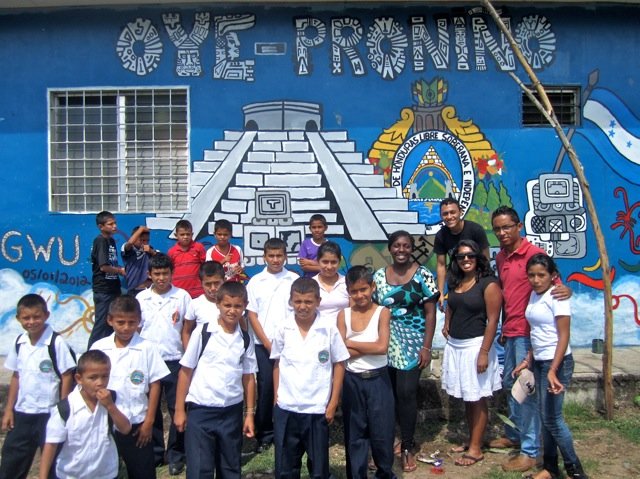 Arte La Calle mural project in Pronino, Feb. 2012