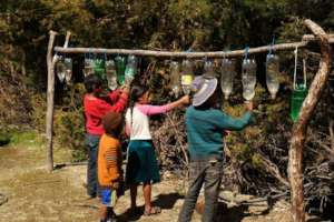 Learning new ways to keep their hands wash.