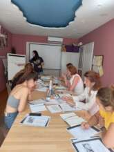 Greek lessons for the Ukrainian women