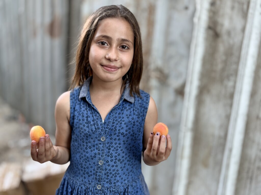 Parcel helps Islam (9) follow a low-protein diet