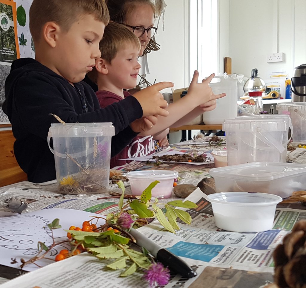 Off-grid Eco-friendly Woodland Classroom