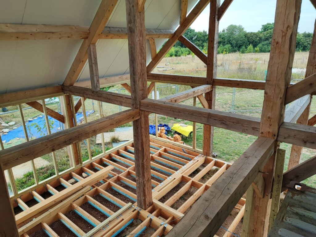 Off-grid Eco-friendly Woodland Classroom