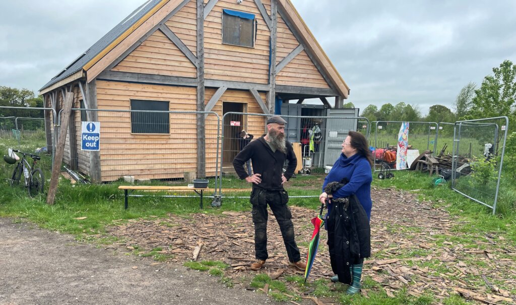 Off-grid Eco-friendly Woodland Classroom