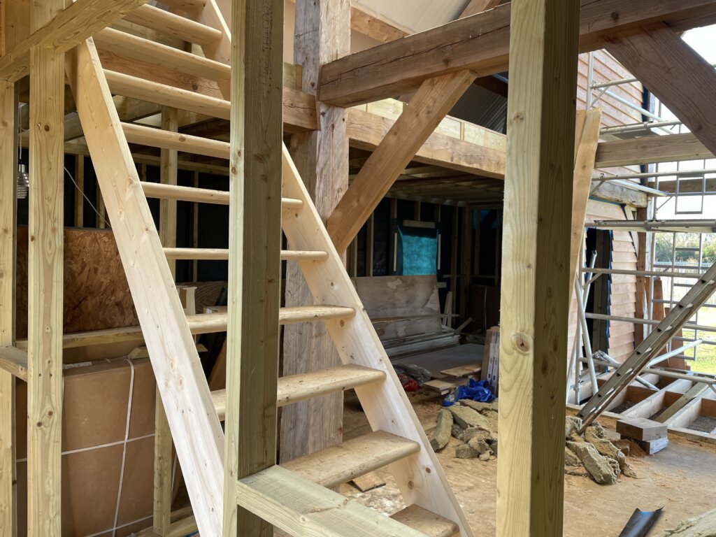 Off-grid Eco-friendly Woodland Classroom