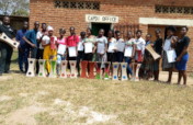 30 young people trained in flower vases making