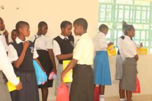 Students receiving free school uniforms/shoes