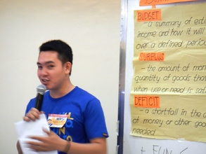 ALS Teacher conducts mock lesson on budgeting