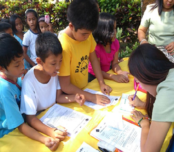 Long queue of excited students to open accounts
