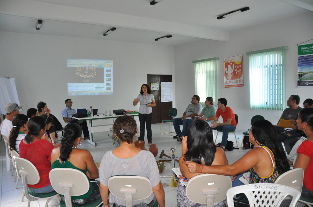 Adapta Sertao meets with local Pintadas teachers