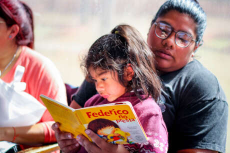 Connect poor preschoolers to books in Tucuman