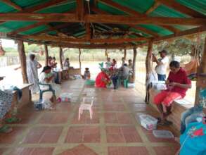 Wayuu women in handicrafts class