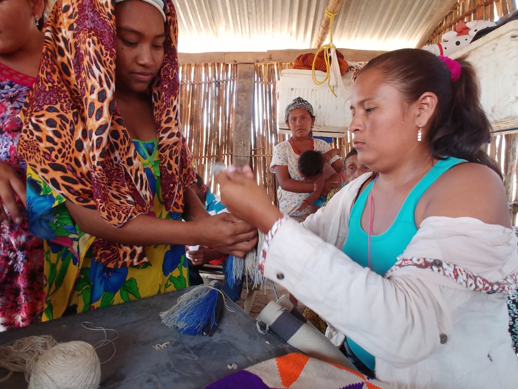 Empower WAYUU women through handcrafted bags