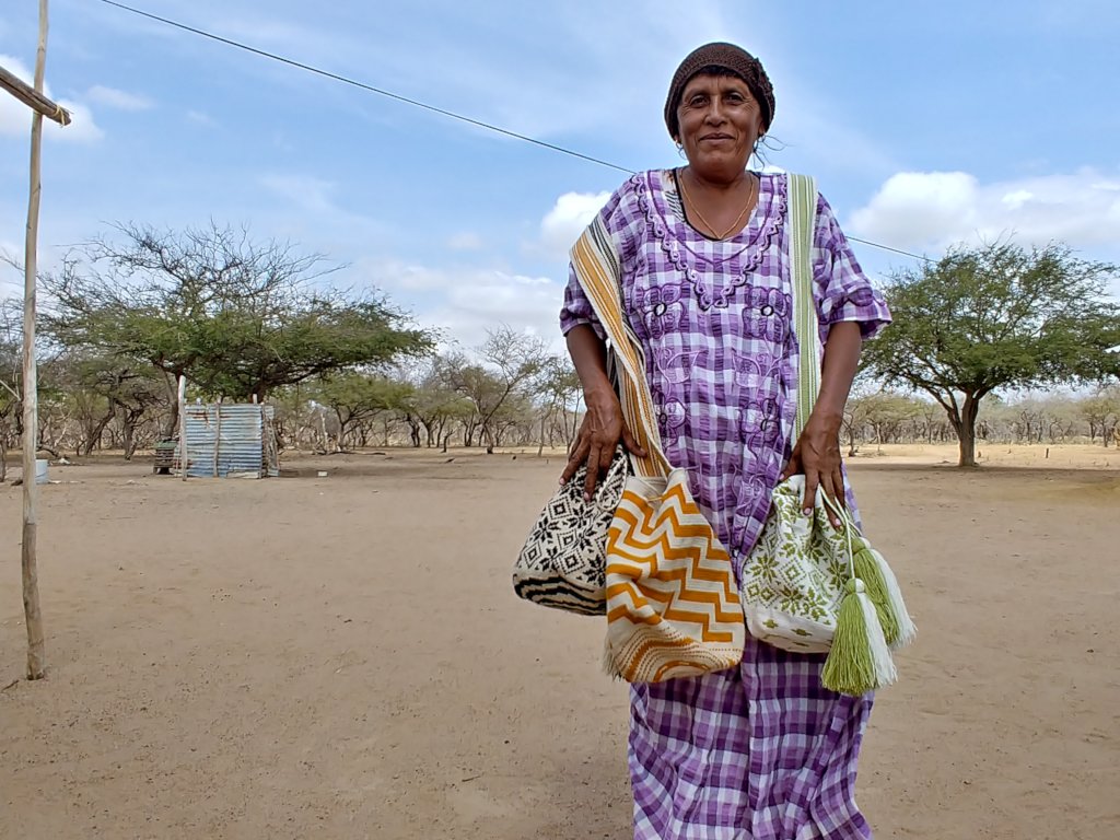Empower WAYUU women through handcrafted bags