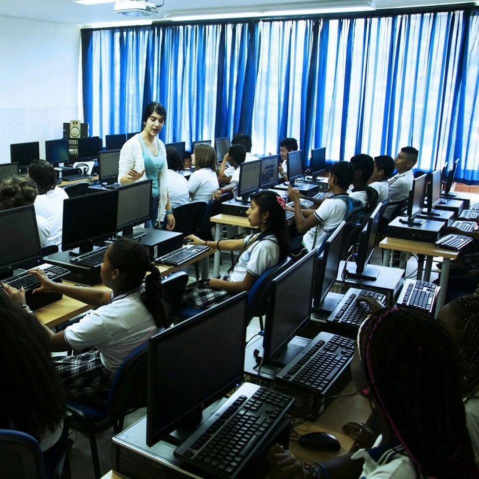 Educate women victims of drug trafficking Colombia