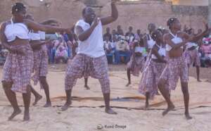 Students perform at the 2020 School Festival