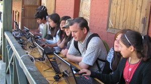 Chileans at CDI's Mobile Telecentre in Lota