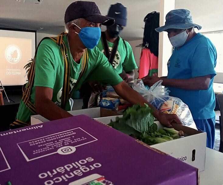 Organic food & education for families in Rio slum