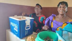 Canteen local women cook for the children