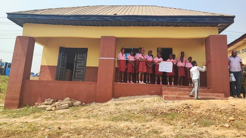 School renovation for 1,700 children in Nigeria