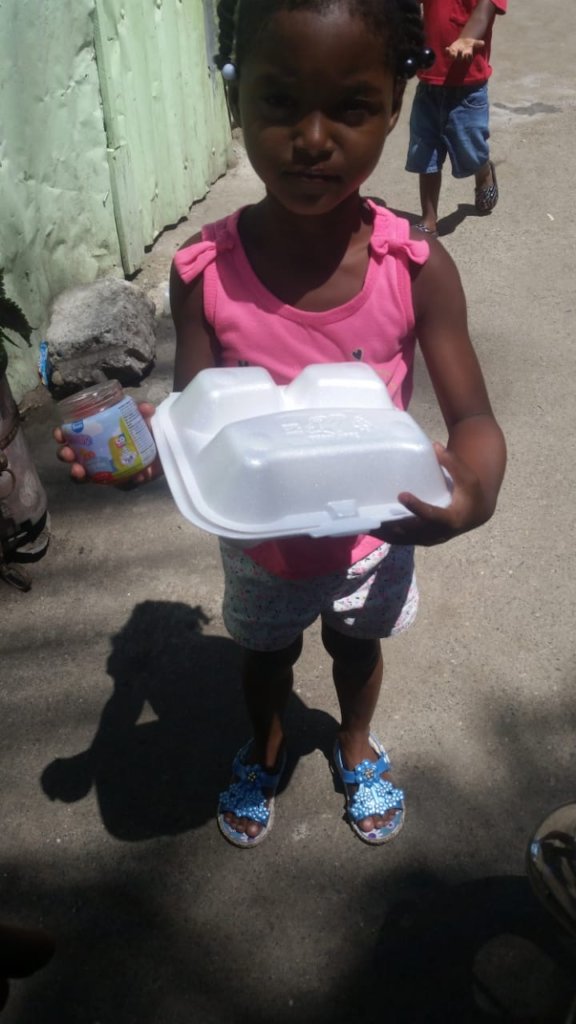 Help families affected by COVID-19 in the DR