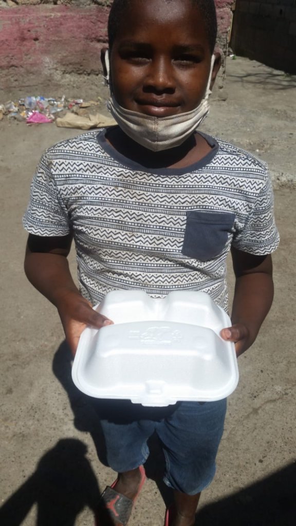 Help families affected by COVID-19 in the DR