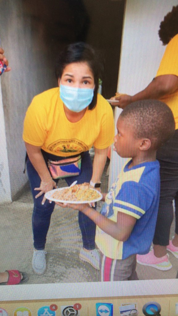 Help families affected by COVID-19 in the DR