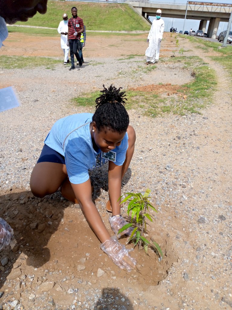 PLANT 100 FRUIT TREES IN EACH SCHOOL