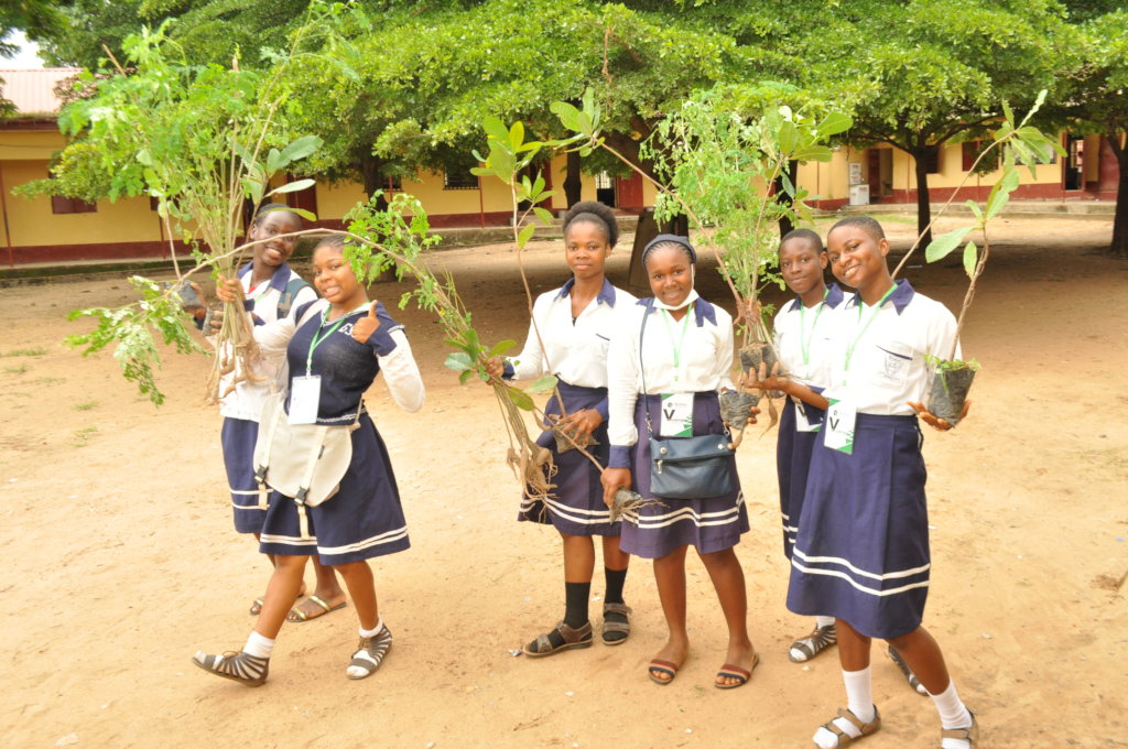 PLANT 100 FRUIT TREES IN EACH SCHOOL