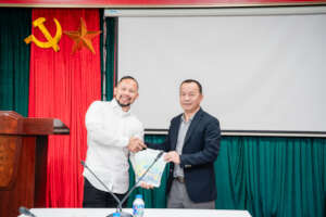 The SSZ Guide being handed over to the MOT