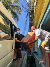 Receiving and distributing food kits
