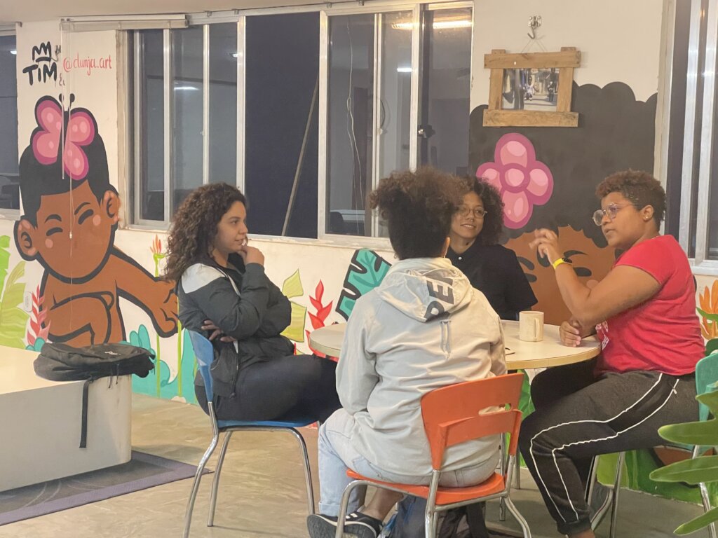 Connecting Brazilian Slum Residents to Resources