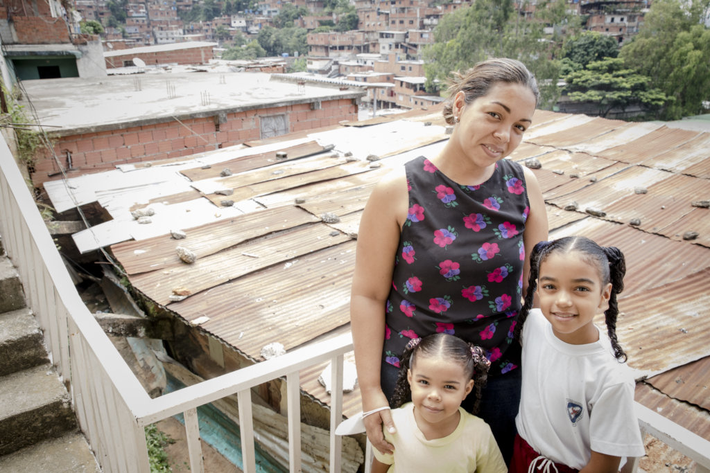 VENEZUELA: EDUCATE-HEAL-FEED 400 KIDS MID COVID-19