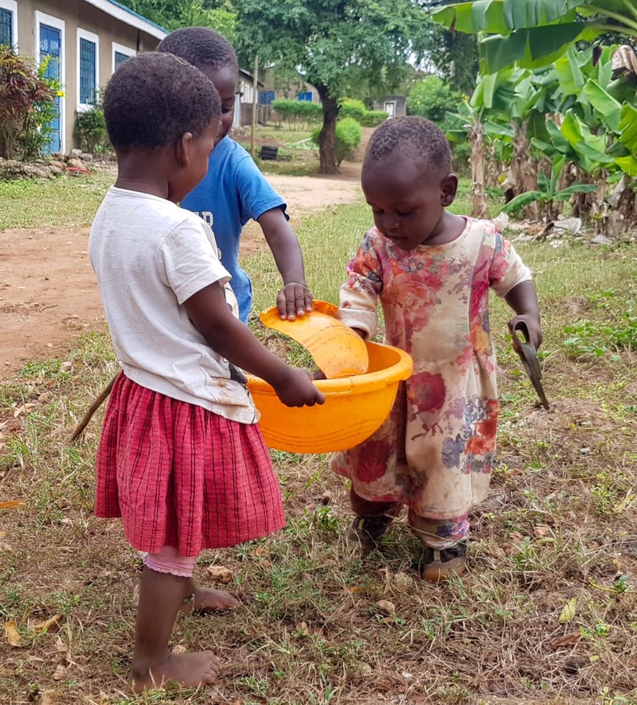 Rescue abandoned babies in Kenya
