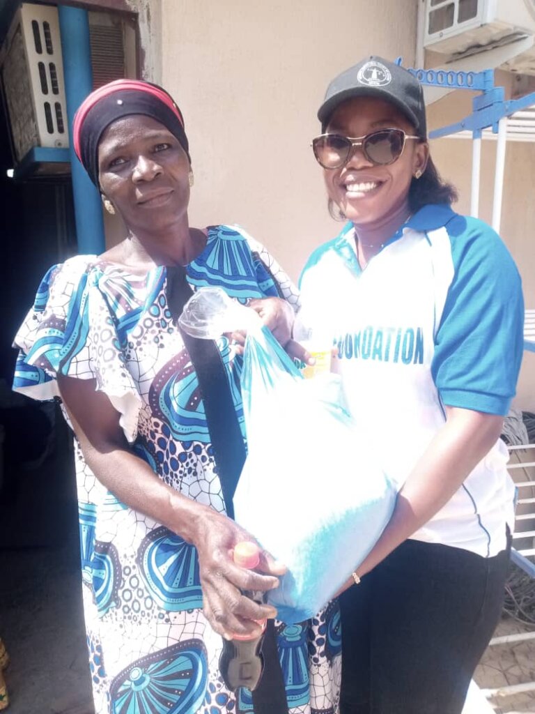 PROVIDE FOOD ITEM FOR 300 NIGERIA VULNERABLE WOMEN
