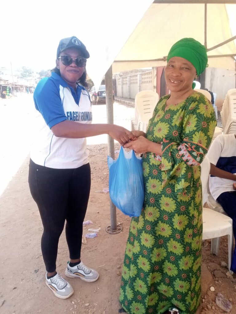 PROVIDE FOOD ITEM FOR 300 NIGERIA VULNERABLE WOMEN