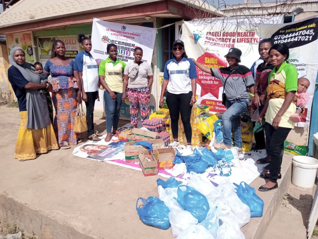 PROVIDE FOOD ITEM FOR 300 NIGERIA VULNERABLE WOMEN