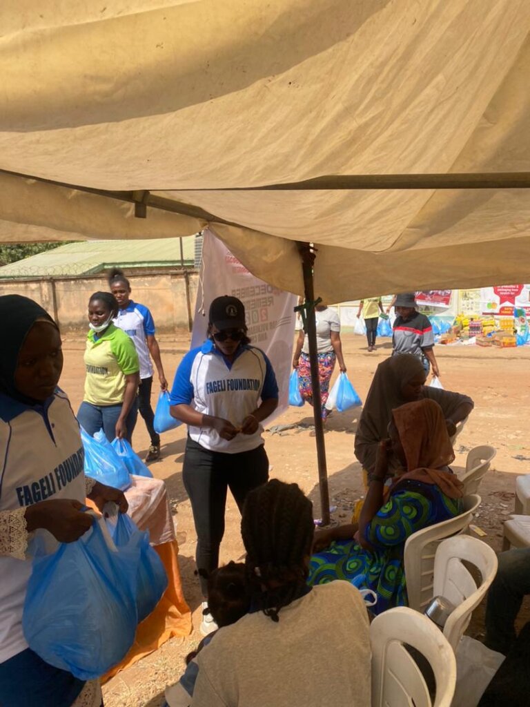 PROVIDE FOOD ITEM FOR 300 NIGERIA VULNERABLE WOMEN