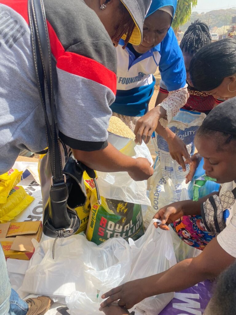 PROVIDE FOOD ITEM FOR 300 NIGERIA VULNERABLE WOMEN